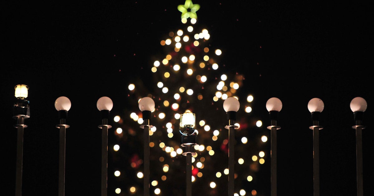 Hanukkah and Christmas Coincide for First Time Since 2005