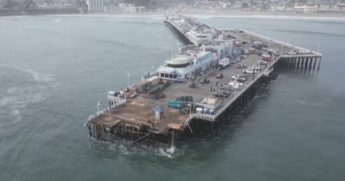 Portion of Santa Cruz Wharf collapses amid excessive surf with 2 folks rescued