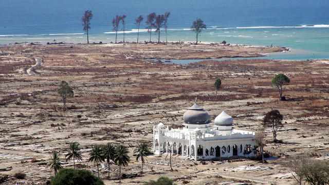 TOPSHOT-INDIA-ASIA-TSUNAMI-ANNIVERSARY 