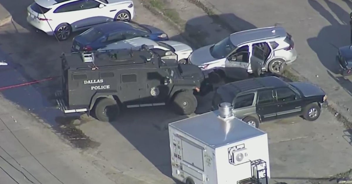 Suspect dies after firing at officers and crashing vehicle in Dallas ...