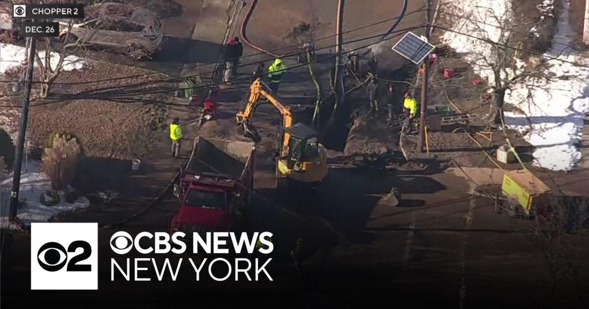 Crews in Edison, NJ are working to restore water after major main outages