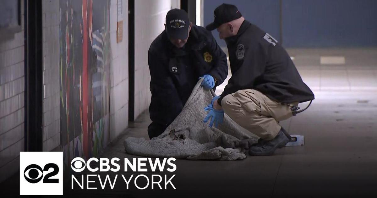 NYPD responds to report of person on fire at Penn Station - CBS New York