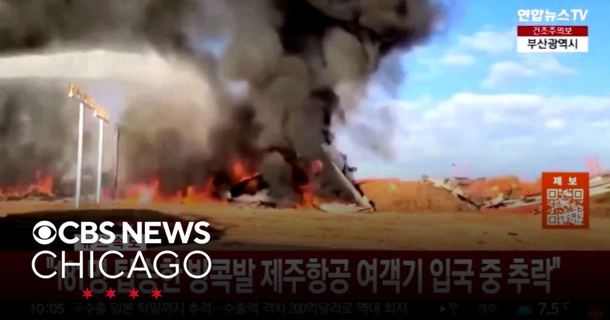 Dozens killed in fiery plane crash in South Korea - CBS Chicago