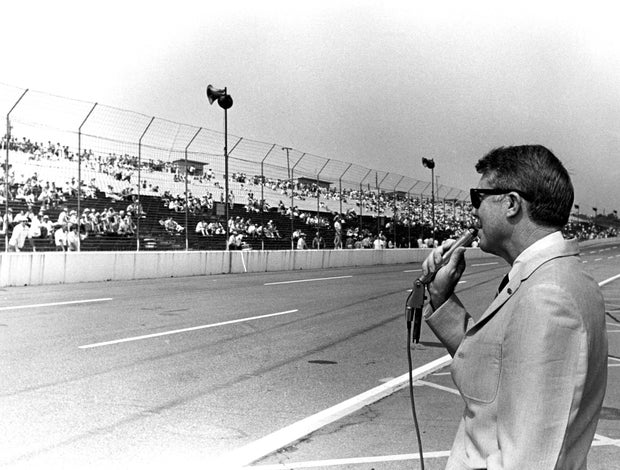 Jimmy Carter campaigns at Atlanta International Raceway 1970