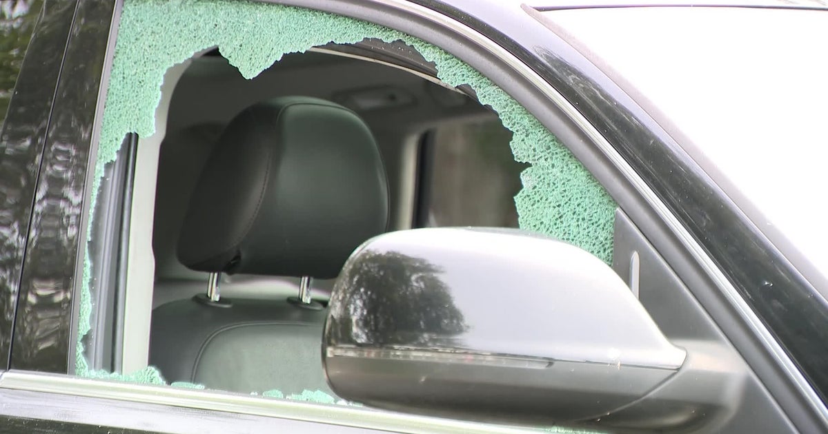 24 vehicles burglarized in Miami Beach 24 vehicles burglarized in Miami Beach