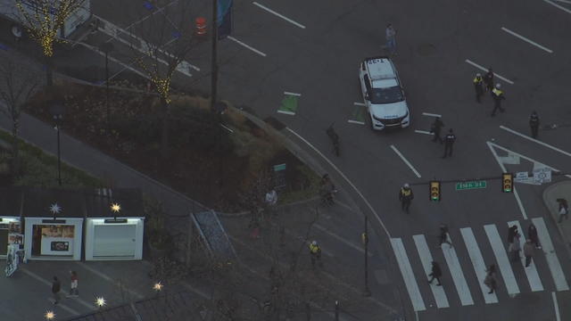 lns-dilworth-park-stabbing-123024-frame-24462.jpg 