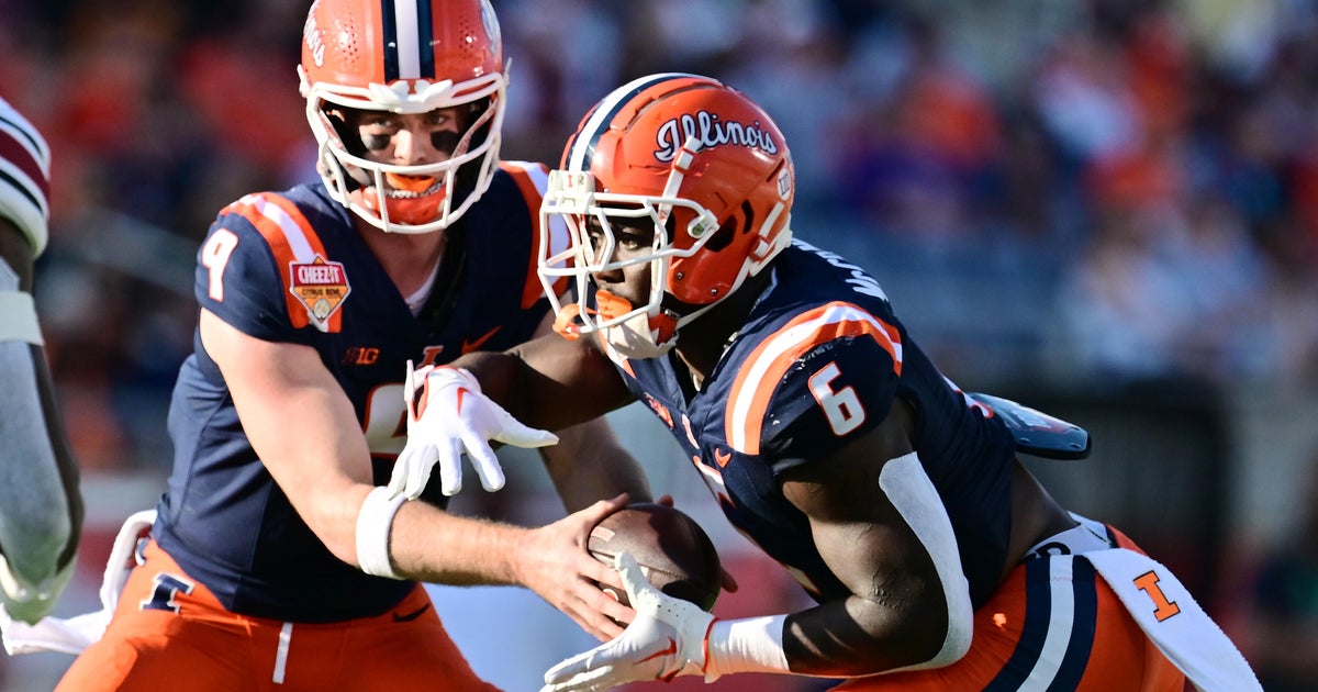 McCray scores 2 TDs as No. 21 Illini top No. 14 South Carolina in Cheez-It Citrus Bowl