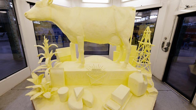 2025-pennsylvania-farm-show-butter-sculpture.jpg 