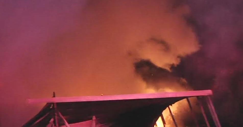 Massive fire destroys Davie mobile home Massive fire destroys Davie mobile home