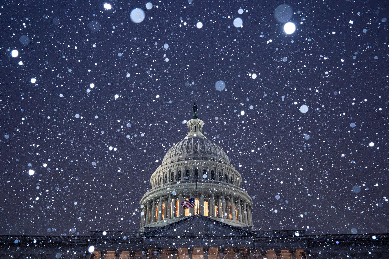 see-photos-of-snow-in-washington-d-c-as-nation-s-capital-gets