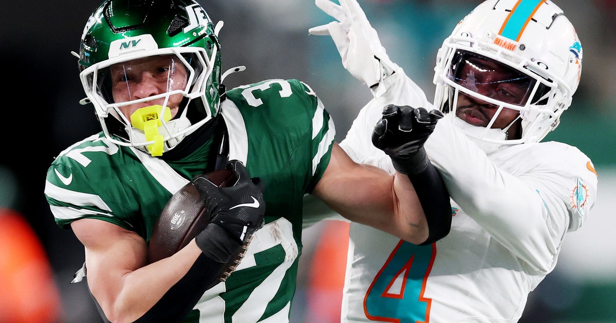 New York Jets top Dolphins 32-20, eliminating Miami from NFL playoffs New York Jets top Dolphins 32-20, eliminating Miami from NFL playoffs