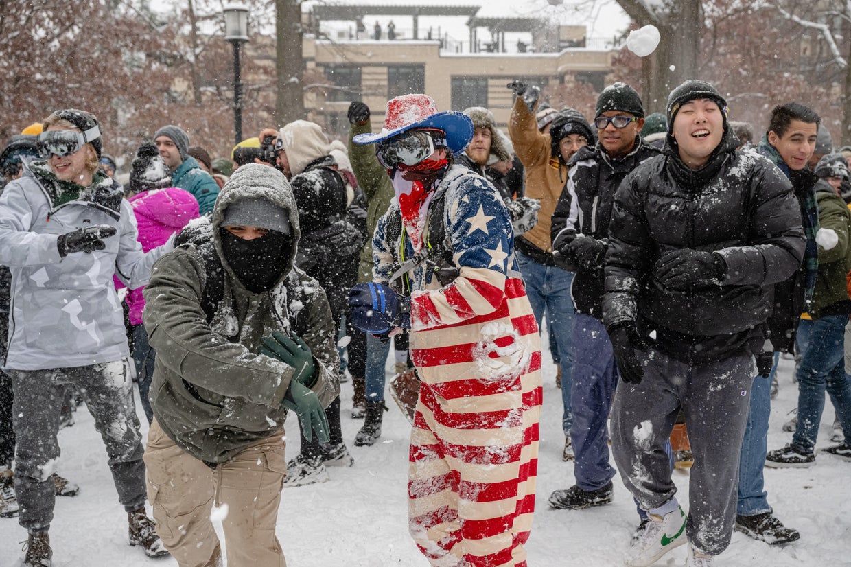 See photos of snow in Washington, D.C., as nation's capital gets over 6 ...