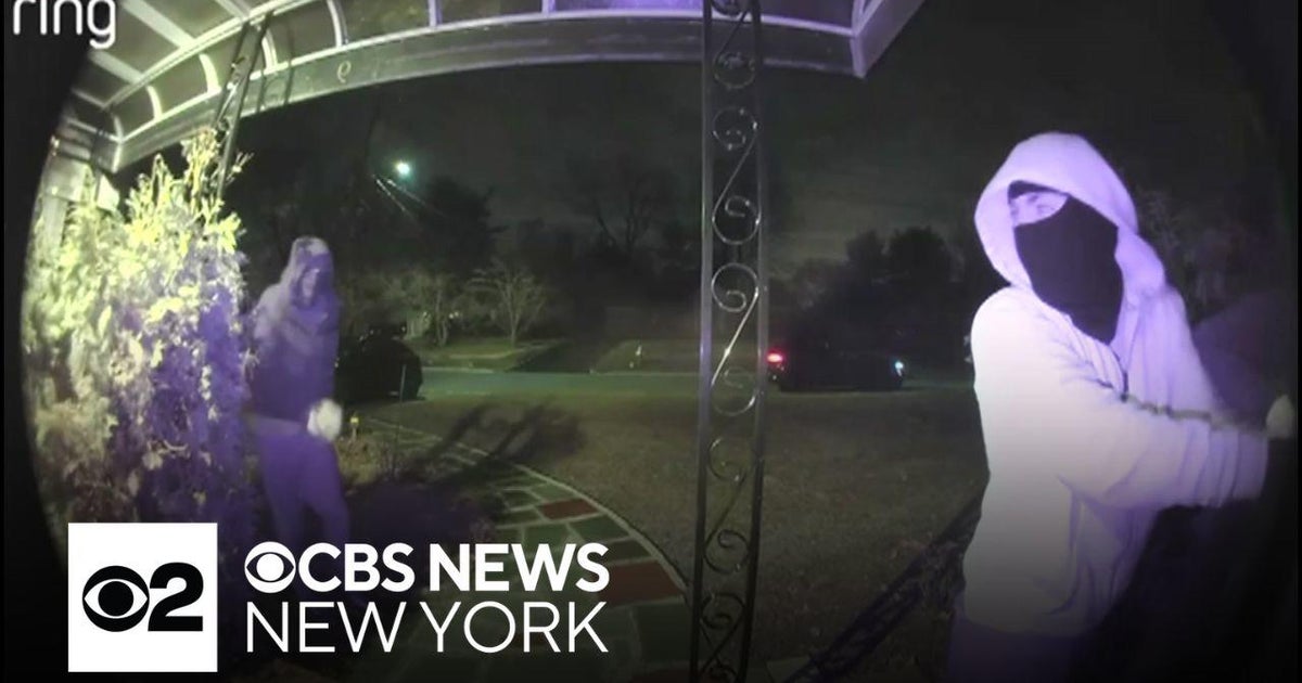 Video shows brazen home invasion in Caldwell, New Jersey - CBS New York