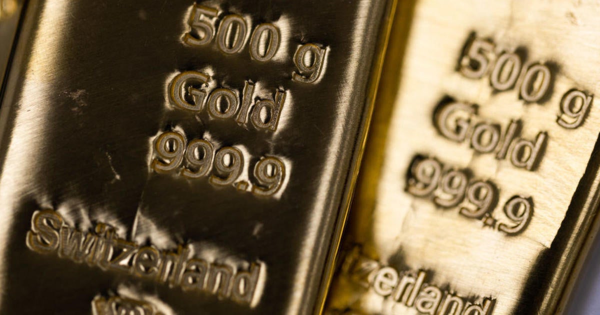 3 signs beginners should invest in gold in 2025