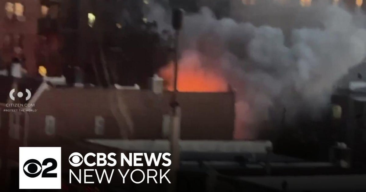 2 injuries reported after Elmhurst, Queens apartment fire - CBS New York