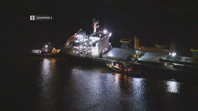 delaware-river-ship-stuck-philadelphia.jpg 