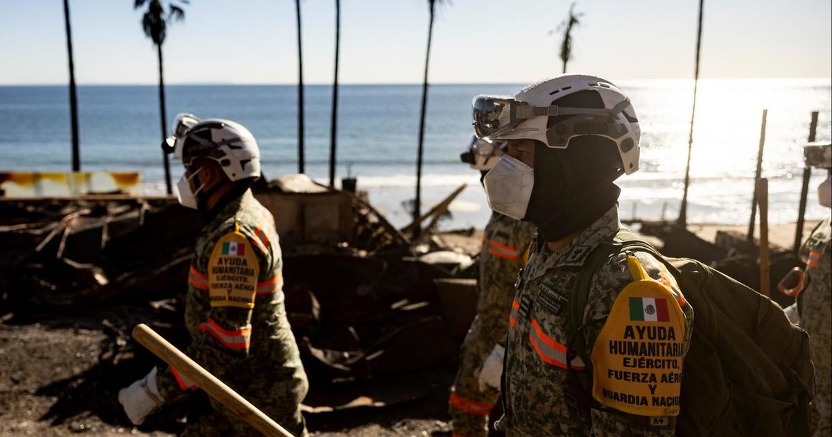 Strong winds pick up in Los Angeles as crews continue to fight fires