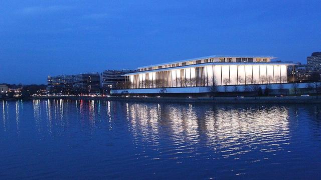 1024px-kennedy-center-in-the-evening.jpg 