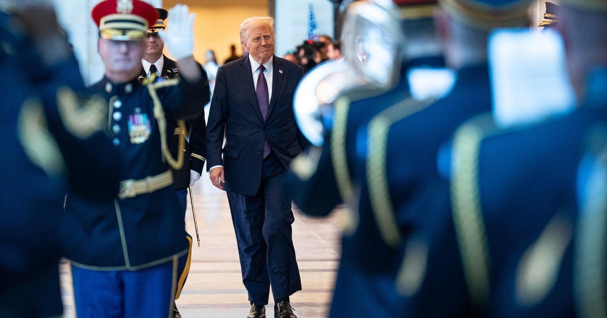 Trump inspects troops at U.S. Capitol