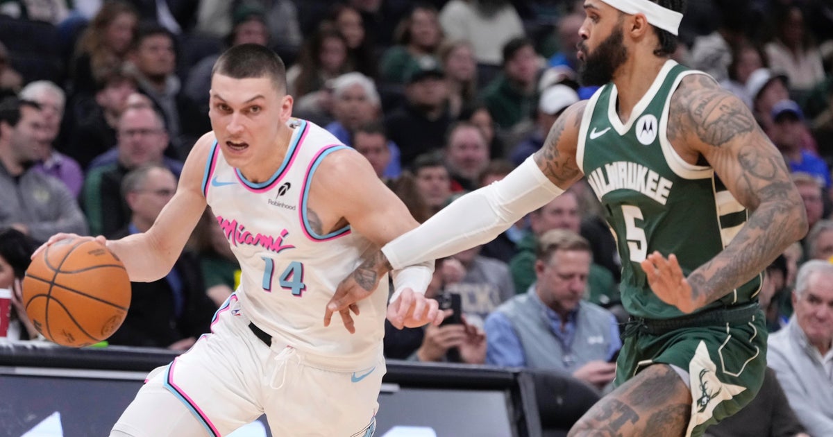 Bucks overcome travel issues, trounce Heat 125-96 Bucks overcome travel issues, trounce Heat 125-96