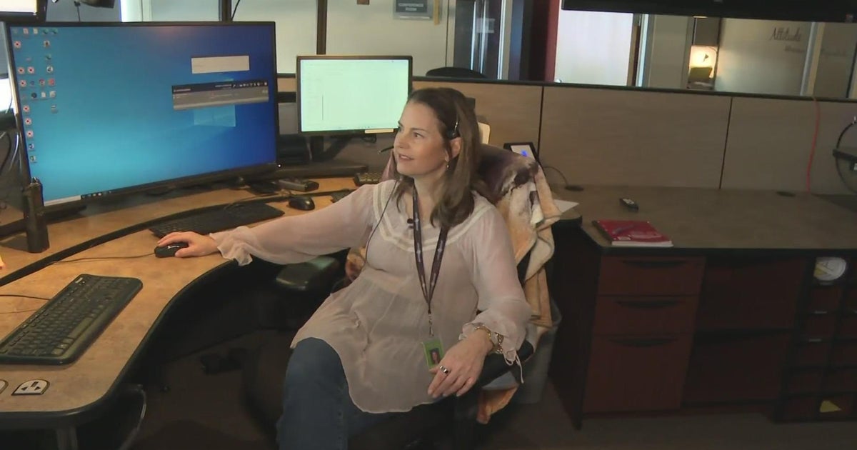 New mental health specialist takes 911 calls from dispatch center at Colorado sheriff’s office New mental health specialist takes 911 calls from dispatch center at Colorado sheriff’s office