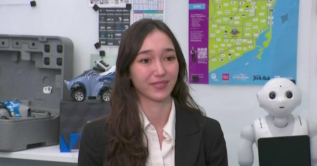 Students learn to navigate artificial world at Miami Dade College’s Artificial Intelligence Center Students learn to navigate artificial world at Miami Dade College’s Artificial Intelligence Center