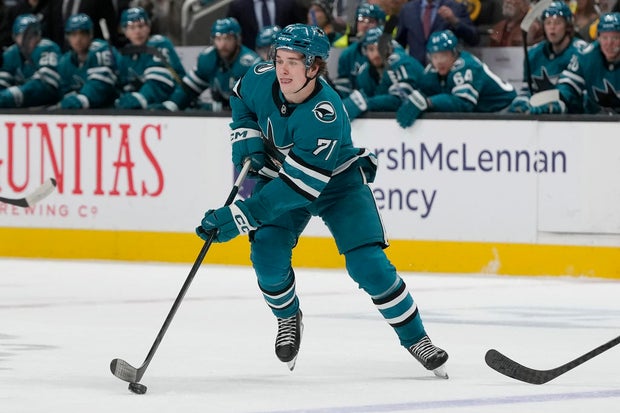 Sharks beat Penguins