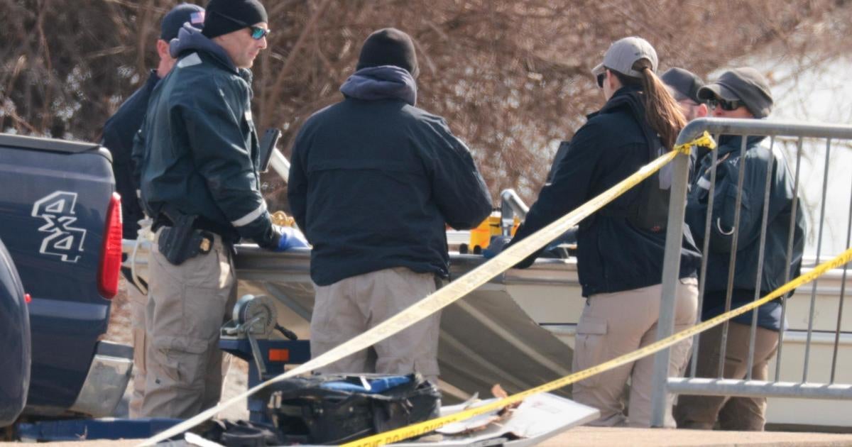 How crews are searching the D.C. plane crash site