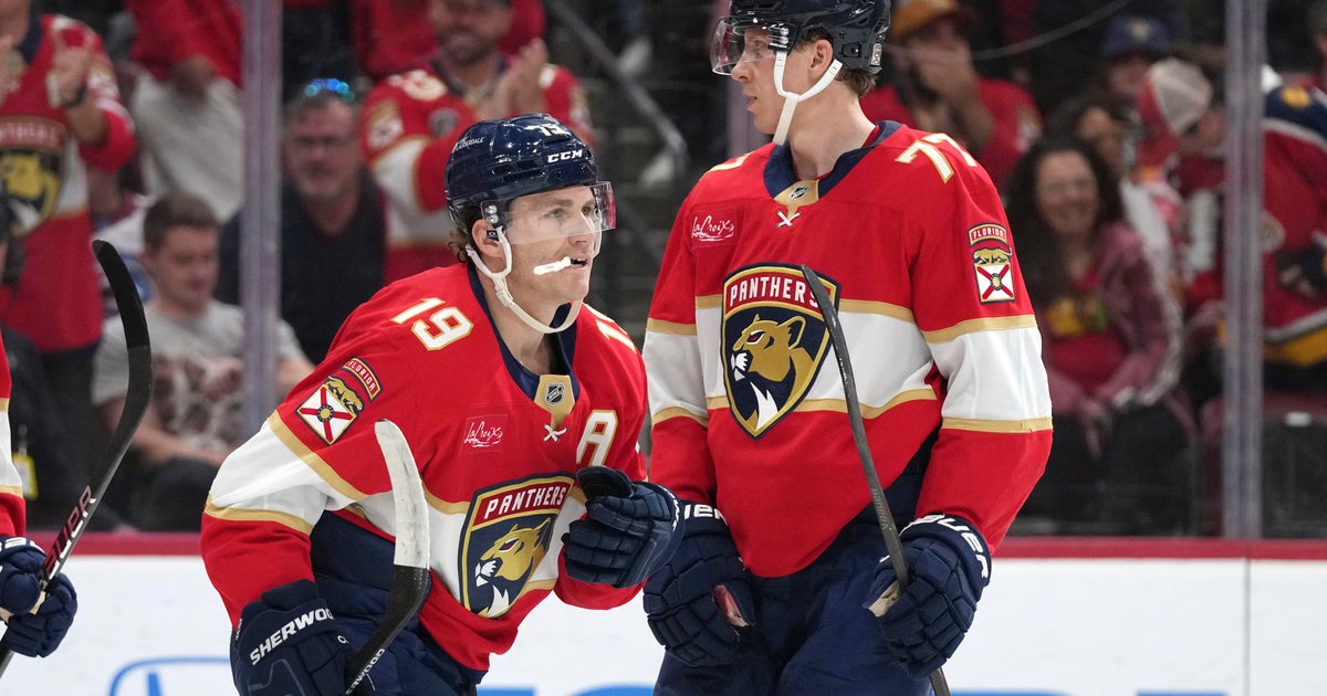 Reinhart scores 30th, Maurice wins 900th as Florida Panthers top Chicago Blackhawks after Slaggert’s 7-second goal Reinhart scores 30th, Maurice wins 900th as Florida Panthers top Chicago Blackhawks after Slaggert’s 7-second goal