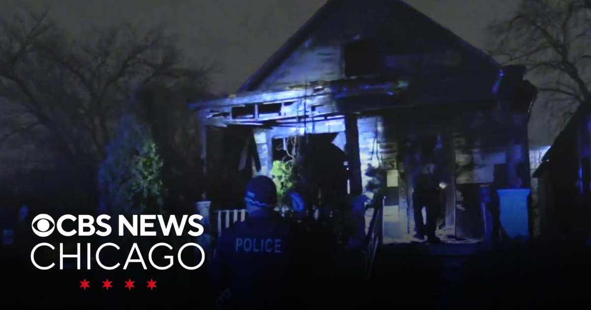 Body found after house fire in Roseland - CBS Chicago