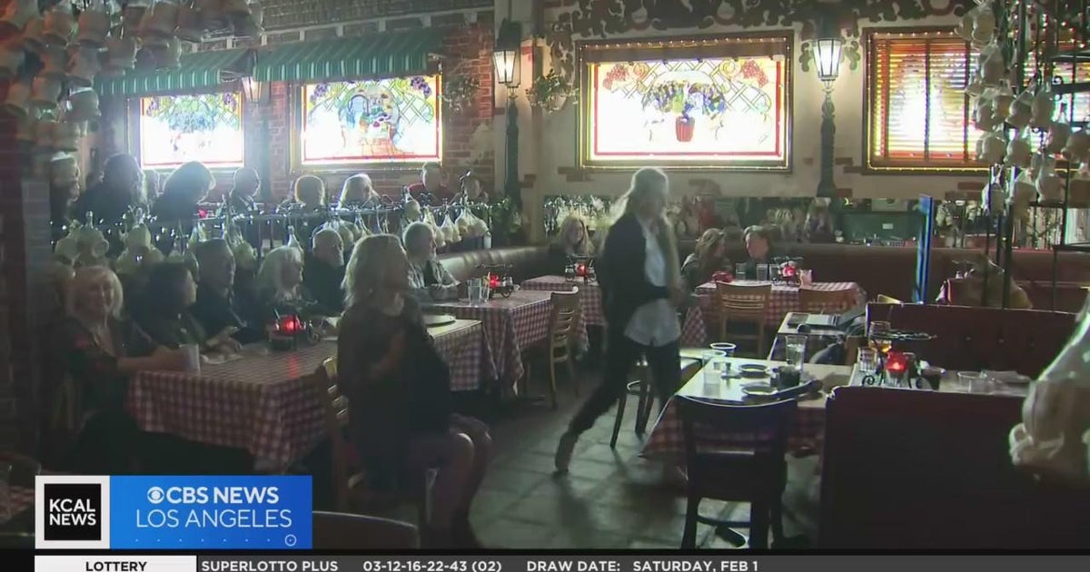 Iconic Hollywood pizzeria Miceli's closing after more than 70 years