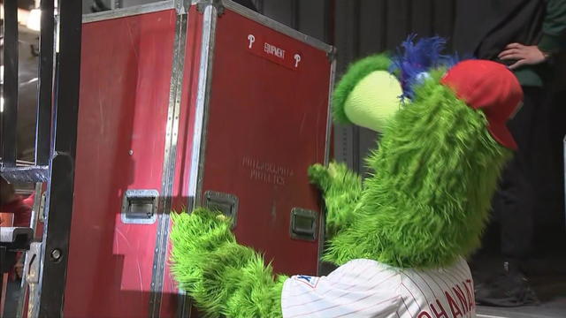 phillies-truck-day.jpg 