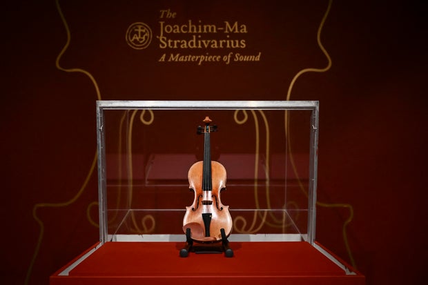 US-MUSIC-AUCTION-STRADIVARIUS
