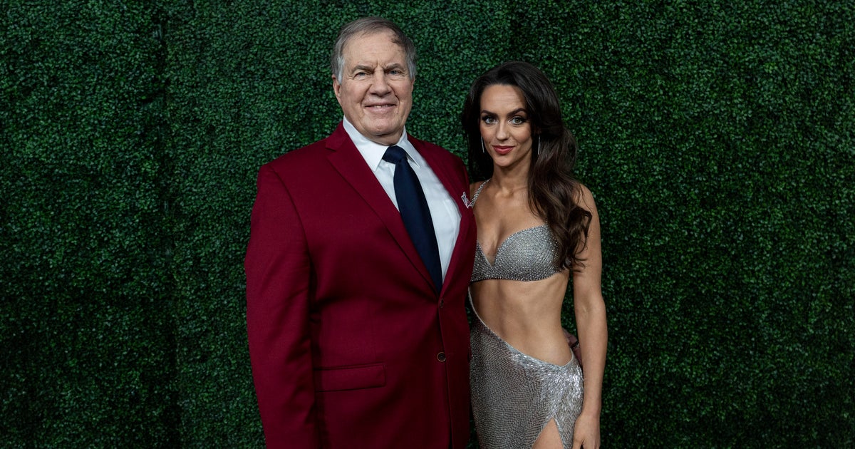 Bill Belichick, young girlfriend got roasted by Snoop Dogg at NFL Honors - CBS Boston