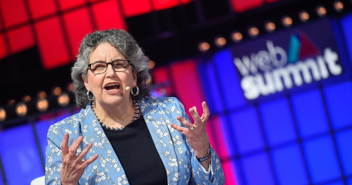 Demokratik FEC Başkanı Ellen Weintraub, Trump'ın onu kovduğunu söyledi. Ayrılmadığını söylüyor