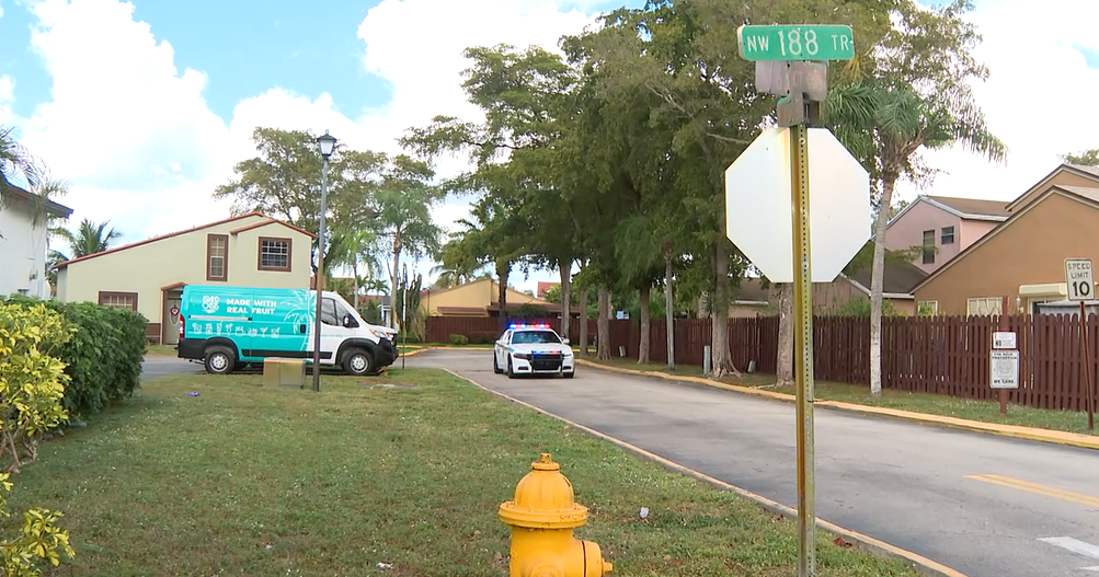 Woman shot, killed during argument; shooter still at large Woman shot, killed during argument; shooter still at large