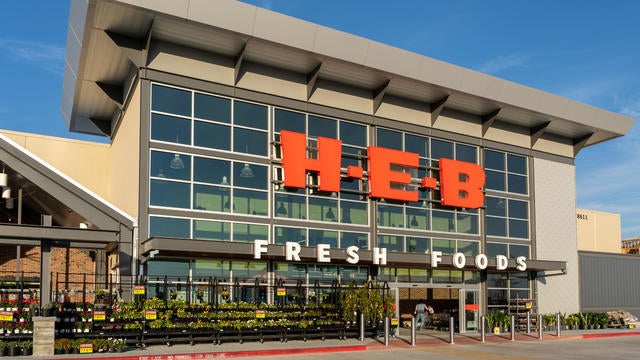 H-E-B supermarket store in Pearland, Texas, USA. 