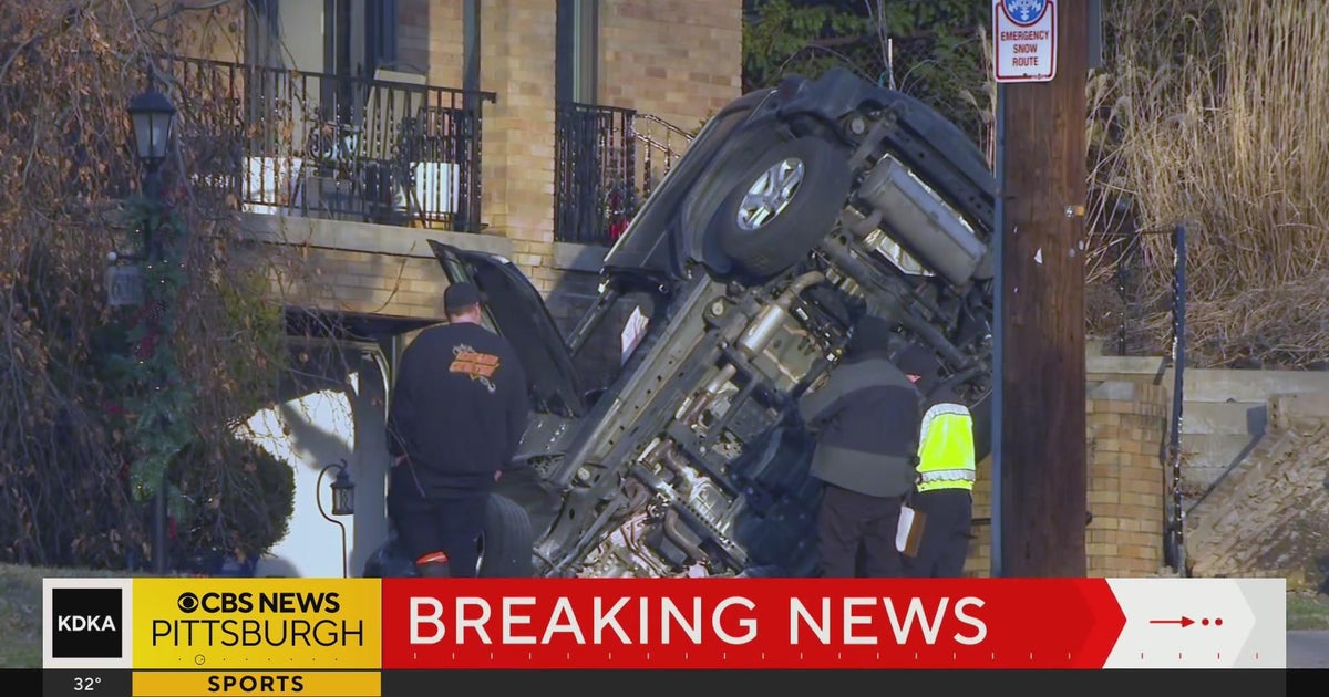 One person hurt in rollover crash in Squirrel Hill - CBS Pittsburgh