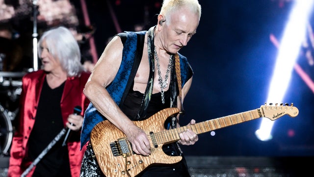 Def Leppard and Mötley Crüe "The World Tour" - Melbourne