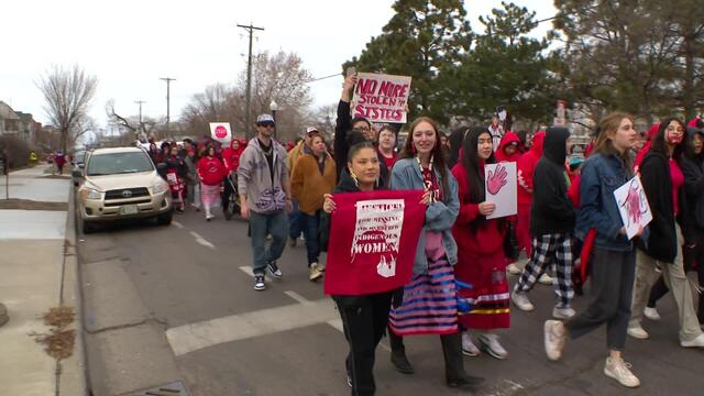 5a-vo-indigenous-march-wcco73uw-00-00-3701.jpg 