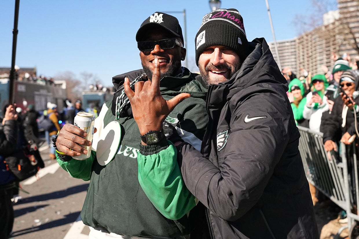 Photos show Eagles Super Bowl 2025 parade in Philadelphia - CBS ...
