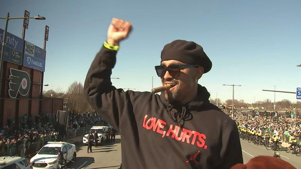 Jalen Hurts "Love, Hurts" Jordan Shirt 5 eagles-parade-clean-aircheck-9am-250214-01-frame-195497-2.jpg