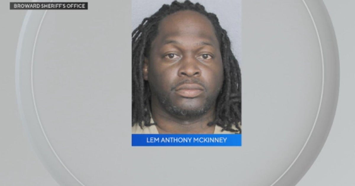 Broward County teacher accused of grooming 16-year-old into having sexual relationship, arrest documents say Broward County teacher accused of grooming 16-year-old into having sexual relationship, arrest documents say