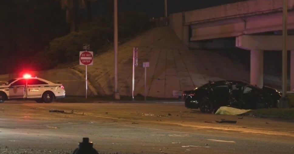 2 Miami-Dade Sheriff’s deputies injured in Miami Gardens crash 2 Miami-Dade Sheriff’s deputies injured in Miami Gardens crash