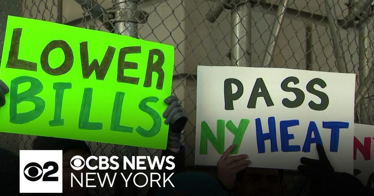 Con Edison customers, lawmakers rally against proposed rate hikes - CBS ...