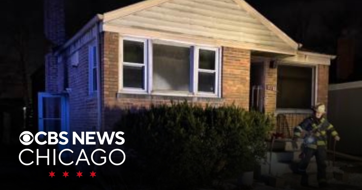 2 displaced after house fire in Evanston - CBS Chicago