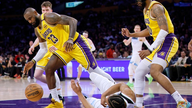 Minnesota Timberwolves v Los Angeles Lakers