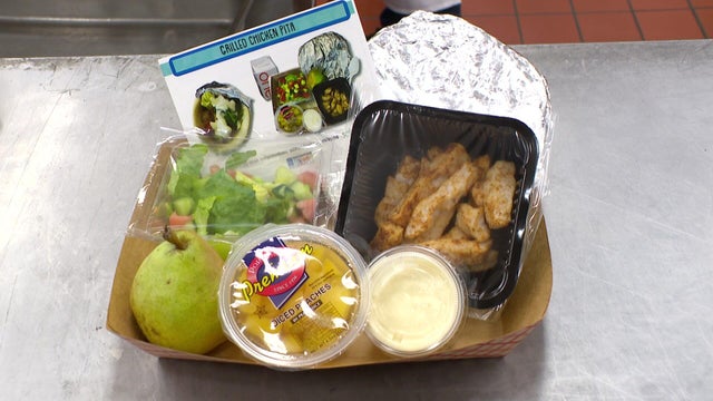 6p-pkg-ramadan-student-meals-wcco78n3.jpg 