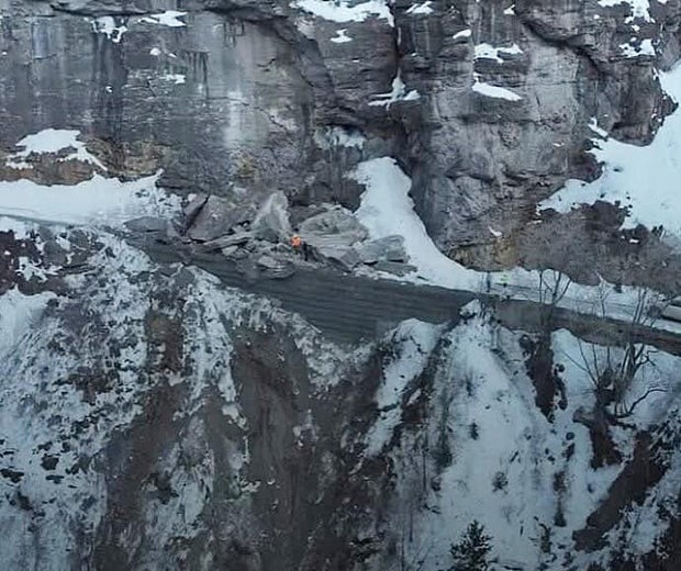 camp-bird-road-rockfall-1-city-of-ouray-on-fb.jpg