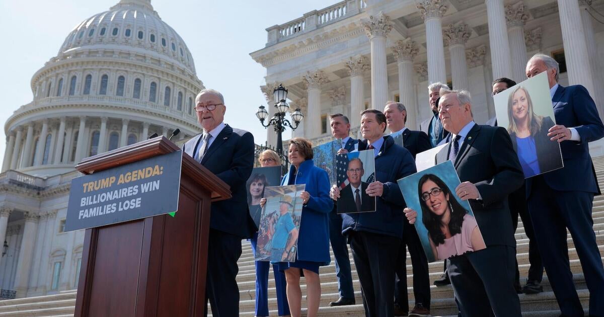 Democrats Criticize Trump for Downplaying Tariff Impact